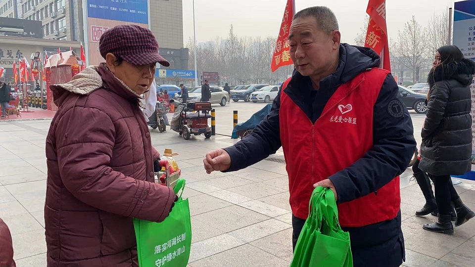 �ӱ����ݣ������������ϱ���ƶ���Ƚ��¼�