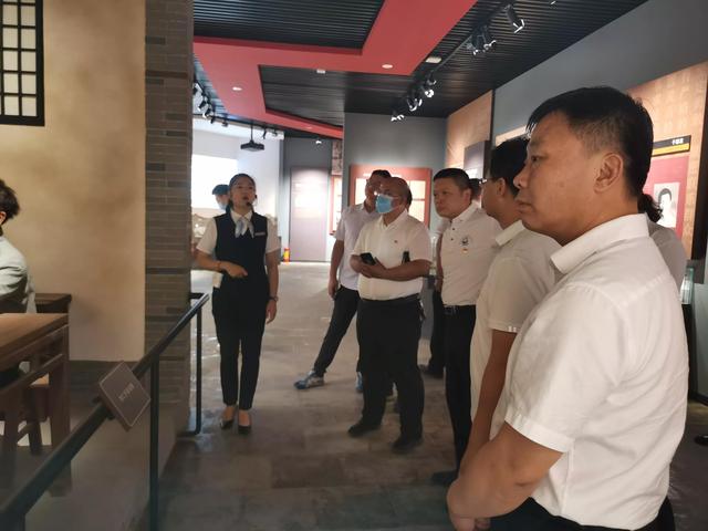 �ӱ����ݶ��⾭�ÿ�������׷Ѱ��ɫ�㼣 ѧ��ʷ���