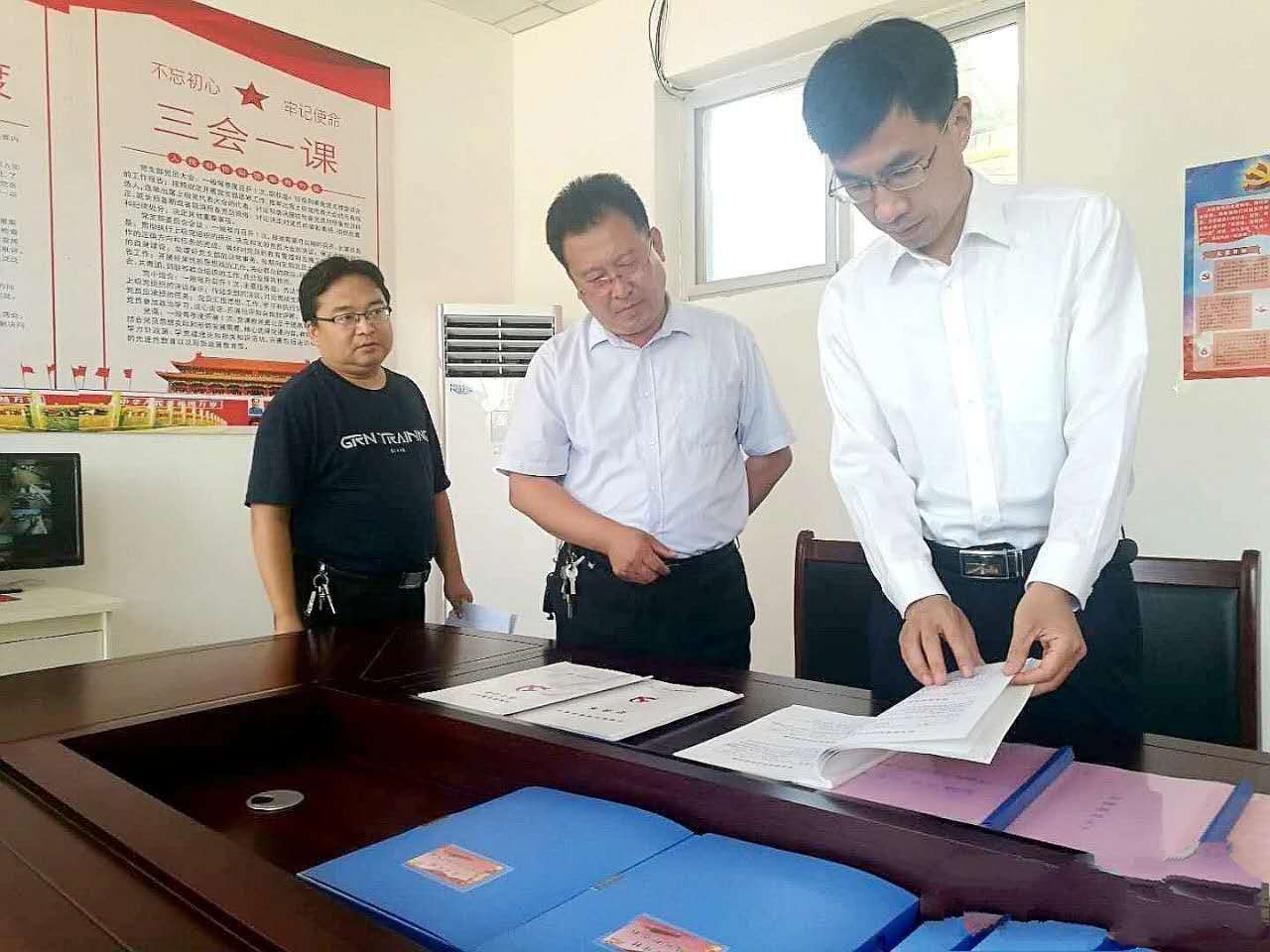 �ӱ���ˮ���������쵼���ų��򣬶��潭�Ӻ����˸���������Ѳ��