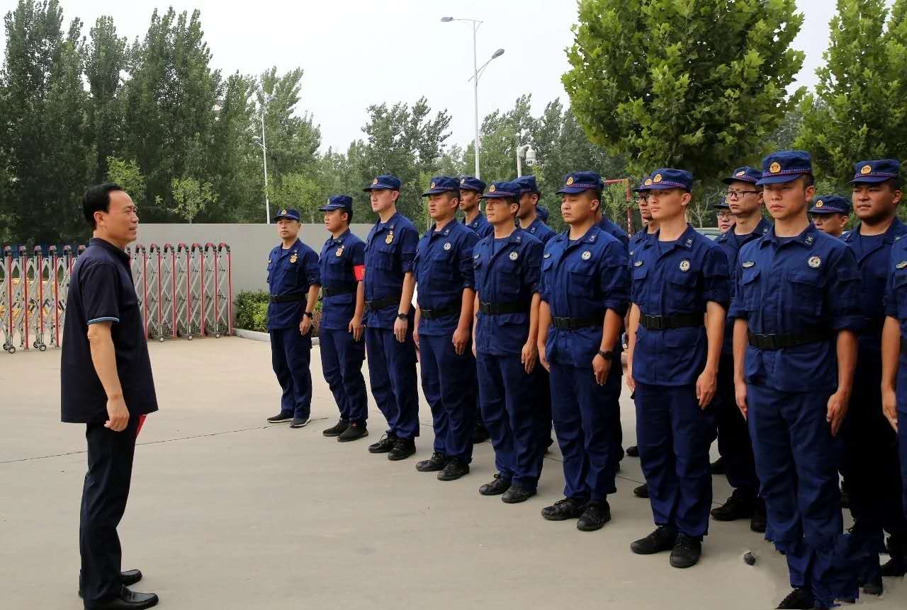 �ӱ����ݣ���Ƥ���쵼����һ��������ǰο��פ�ϲ��ӹٱ������پ�