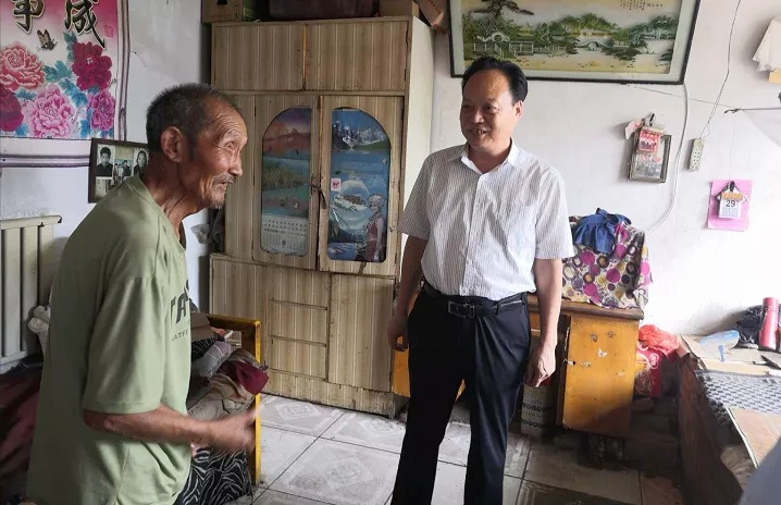 �ӱ����ݣ���ͷ���쵼�߷�ο�����۾��ˡ�פ���ٱ�