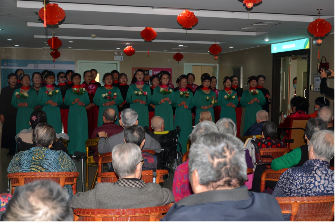 �ž������ڣ�ŨŨ������