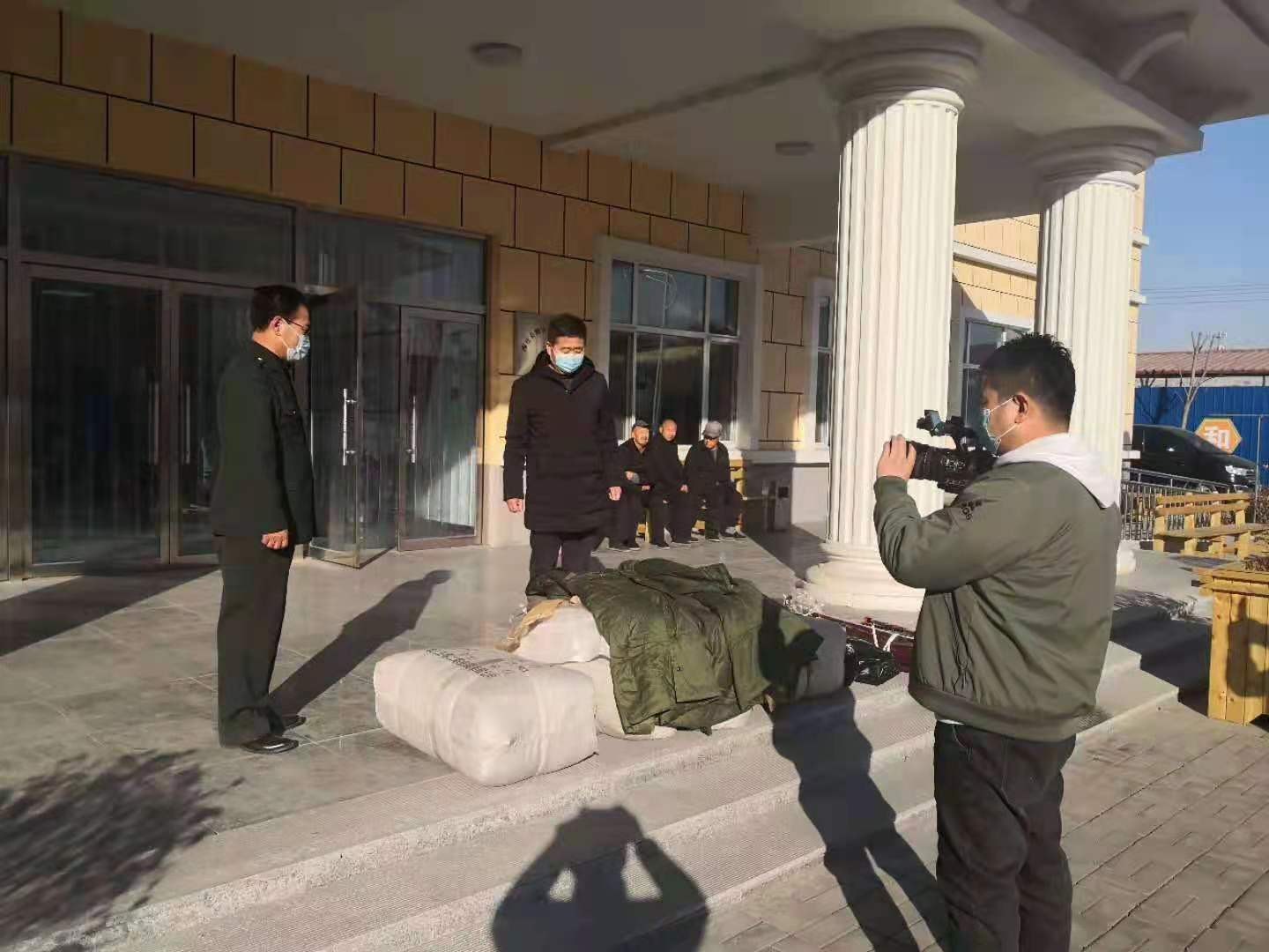 �ӱ����ݣ���Ƥ��С�Źٴ���ά����38�״�����ů������