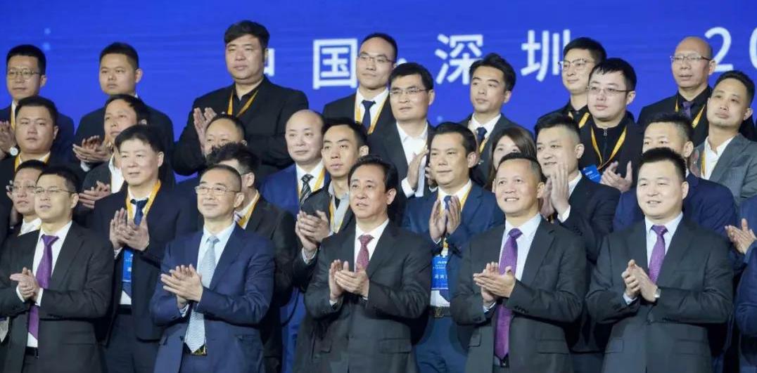 ǿǿ���֣����˼�԰��˺�󷿳��������½��������ô��ڽ��׷�չ