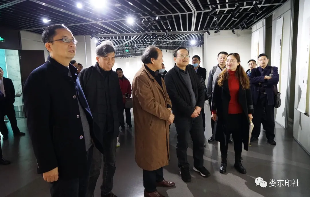 ¦����ͤ��ӡ��׭�̹����ʦ����Ʒչ��Ļ