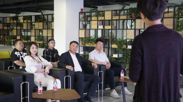 �й���ҵ��չ�ٽ��ḱ�᳤��С������������