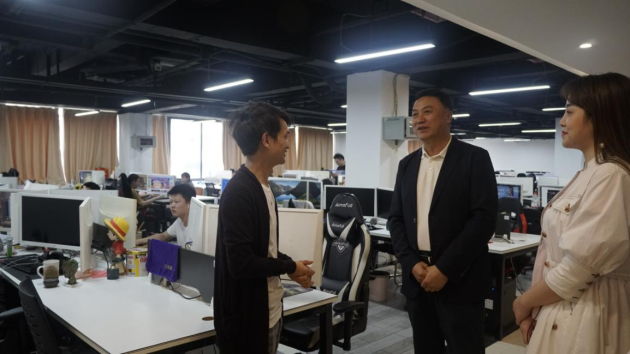 �й���ҵ��չ�ٽ��ḱ�᳤��С������������