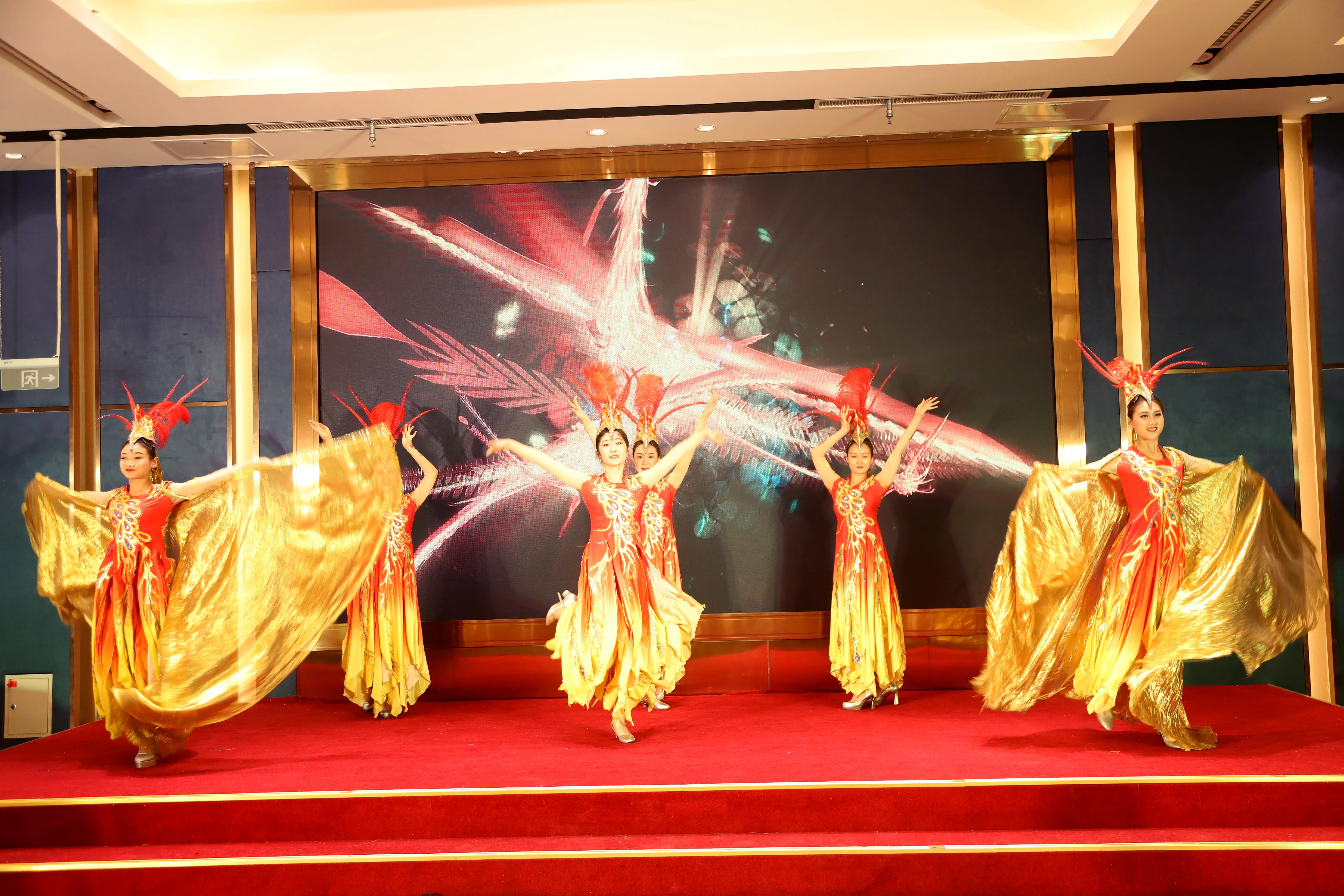 �����Ļ����žٰ���ף����100�����߻���ֱ���ܲ���ҵʢ����ʽ