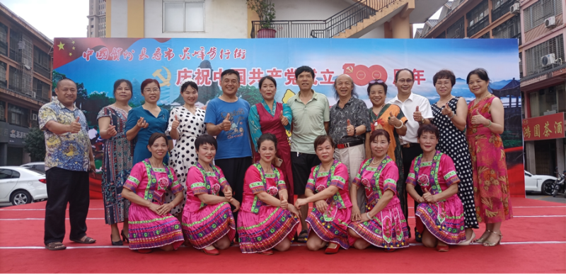 ����������岽�н־ٰ���ף����100�������ջ��ݻ