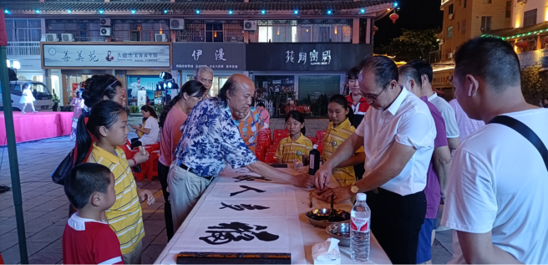 ����������岽�н־ٰ���ף����100�������ջ��ݻ