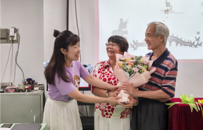 �����˵���Ϧ�ۻᣬ���������϶��飬���Ķ���Ⱥ��1�����8��