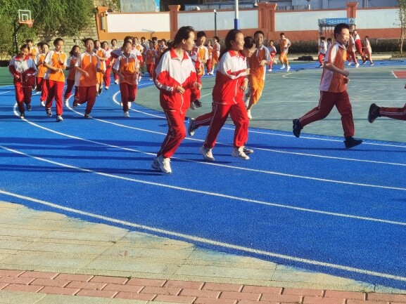 ����ʡ�׸�װ��ʽ��ɫ����ʾ��ѧУ���ɿ�ѧ