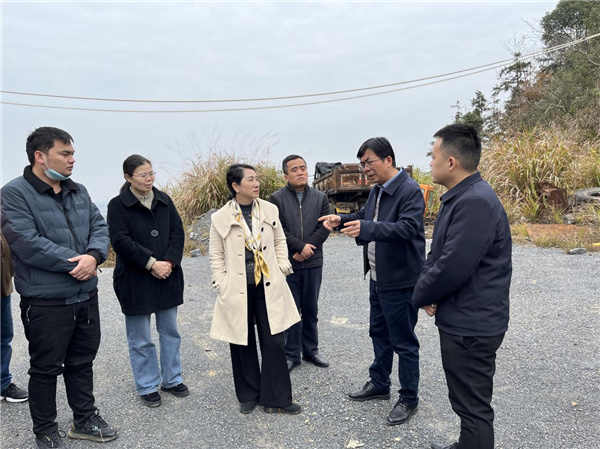 ������һ�е������������ָ����ɽ��̬�޸���Ŀ