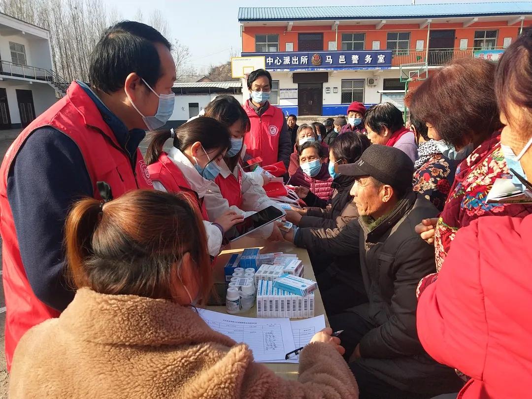 山西沁水龙港镇卫生院开展“我为群众办实事”主题党日活动