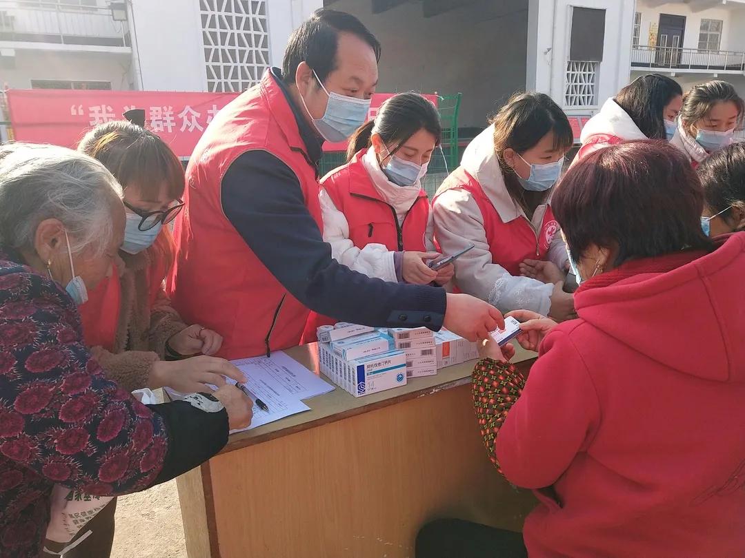 山西沁水龙港镇卫生院开展“我为群众办实事”主题党日活动