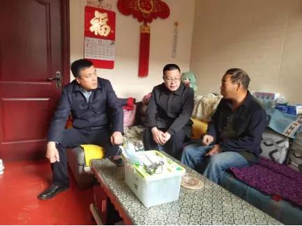 泽州县委常委、县委办主任张翀深入巴公镇调研指导创文工作