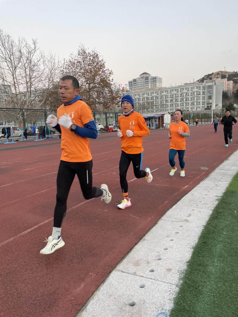 �ൺ��ɽ���������˶�Э�ᳫ����ѧ������ѵ�����߳�