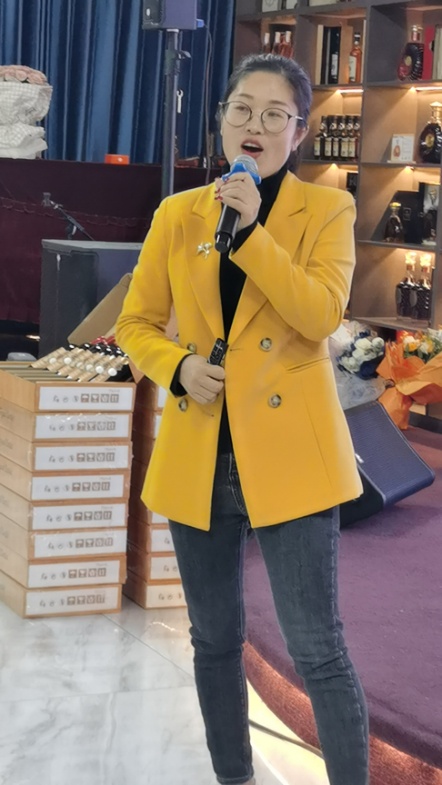 勤勉酒业新品发布暨公益晚宴在邕举行