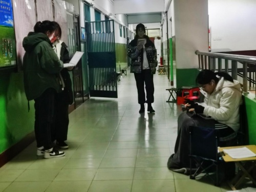 ɽ��ʦ����ѧ�п�����ʱ���ǹⲻ�������С�;����