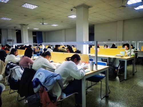 ɽ��ʦ����ѧ�п�����ʱ���ǹⲻ�������С�;����