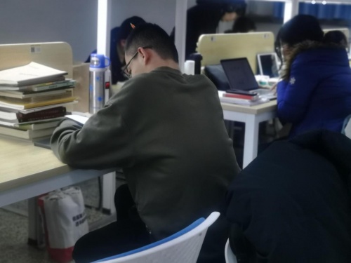 ɽ��ʦ����ѧ�п�����ʱ���ǹⲻ�������С�;����