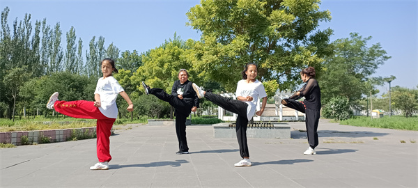 �й�ƽ�͹�Ů�����������ƣ�����ĸ���ơ�