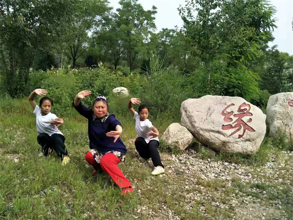 �й�ƽ�͹�Ů�����������ƣ�����ĸ���ơ�