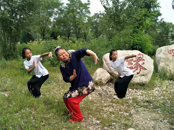 �й�ƽ�͹�Ů�����������ƣ�����ĸ���ơ�