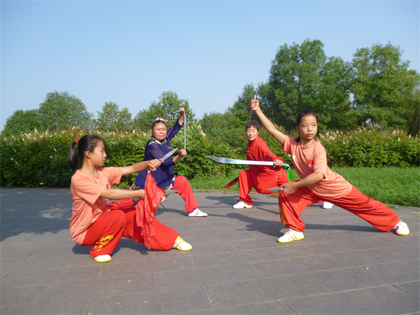 �й�ƽ�͹�Ů�����������ƣ�����ĸ���ơ�