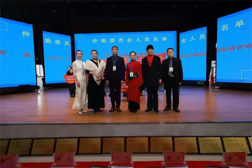 �������׽������赸���蹫����Բ����Ļ