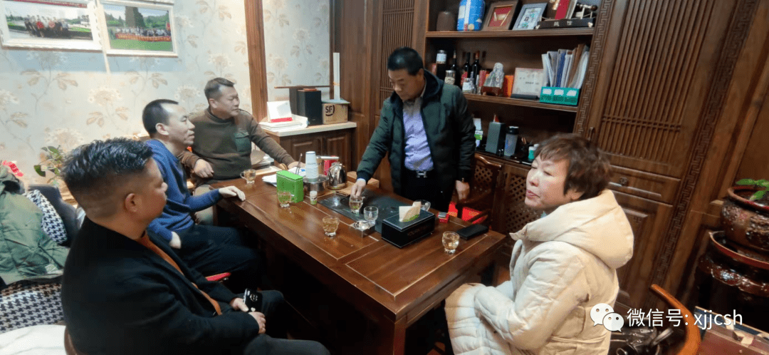 �̻���ֵ�᳤������һ���߷û�Ա��ҵ����̸�˽���ҵ��Ӫ���