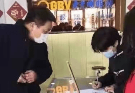 ����һ�ߵľ�װ��С���㡱