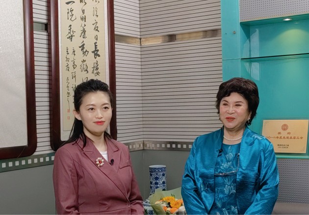 ������ƬЯ�ֶ��¸������ֻ�