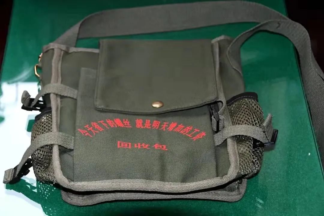 山西潞安化工漳村煤矿:“小挎包”里算精益,包你满意