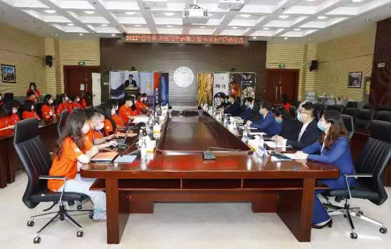 �þ�ͷ��¼�й��Ļ� ��Ӱ�񴫵��й�����