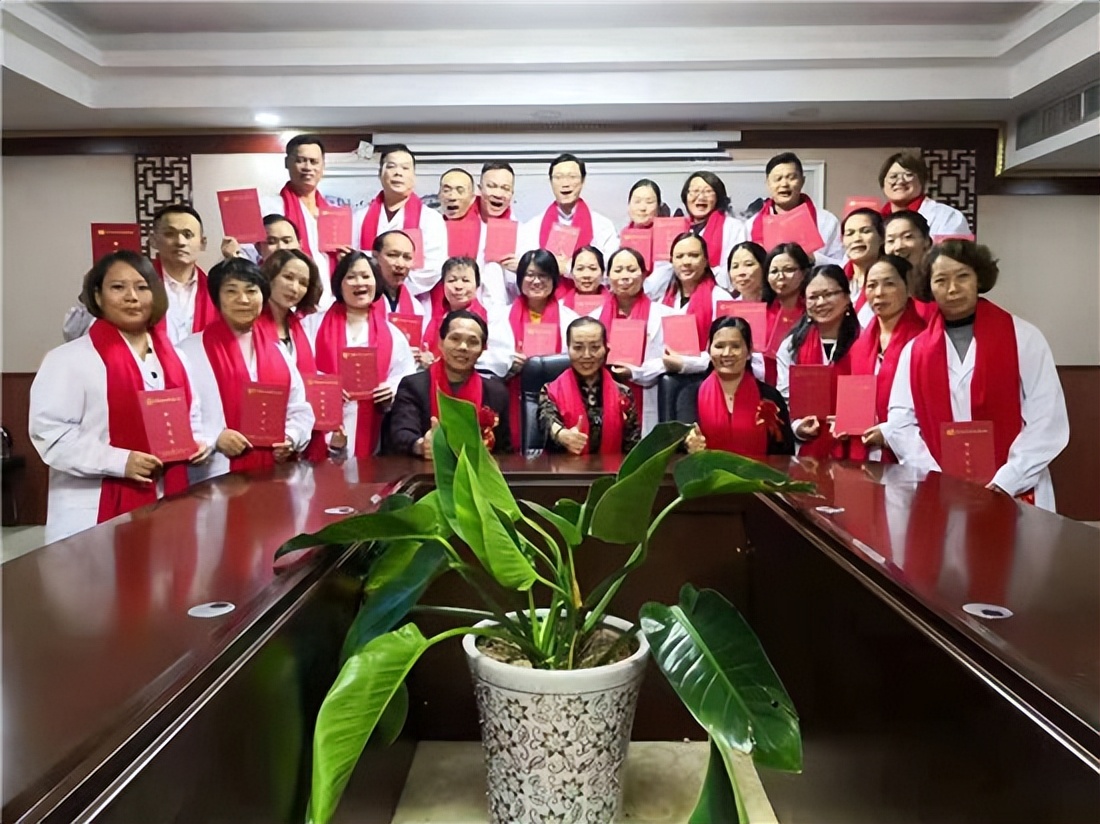 ̩УҽҩоԺһϮսӣ̸