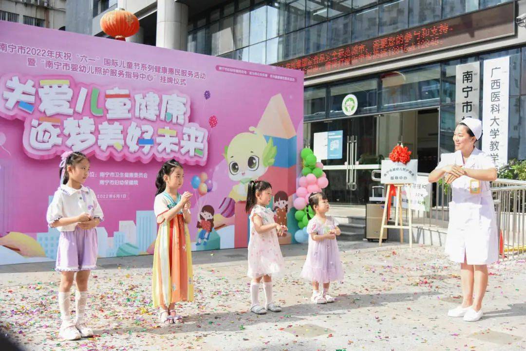 �����и��ף�ҽ����ϣ�����Ӥ�׶��ջ����������塱