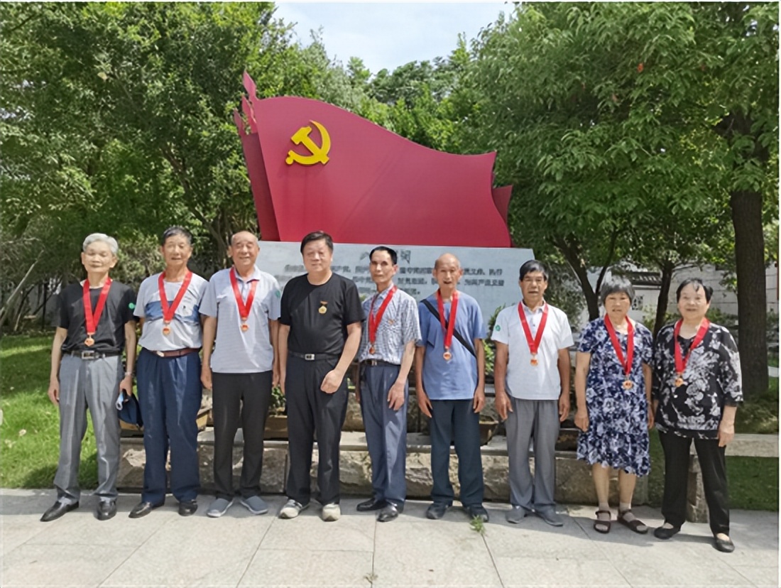 ��ɫ֮�� ��������