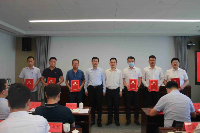 �ൺ��������Ƹ�ε�������ලԱ���������ල��ǰ���ڡ�