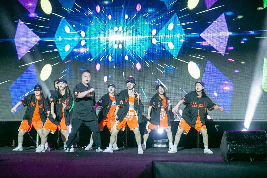 ���н����𡱱�2022����̨Ӣ�ۡ����ɲ���ְҵ��������վԲ����Ļ