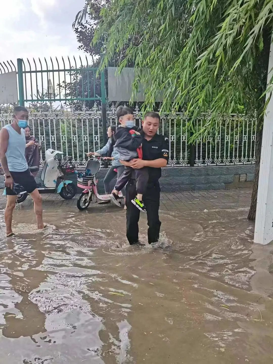 ��ϲӭ��ʮ�� �ҳϱ�ƽ���������µ�ŨŨ������