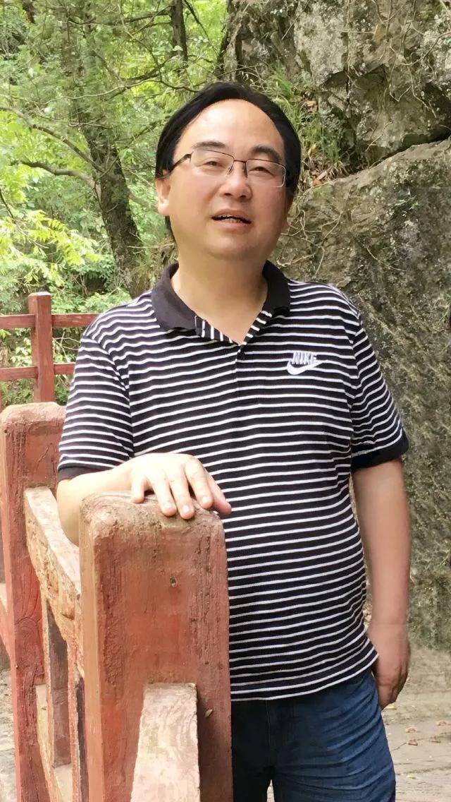 ����ǿ_��_����ͬ��_��_�й��黭������Ʒ��չ