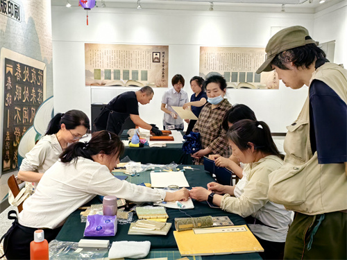 “悦”读沈阳——2025沈阳全民读书 “晒书”大会启幕